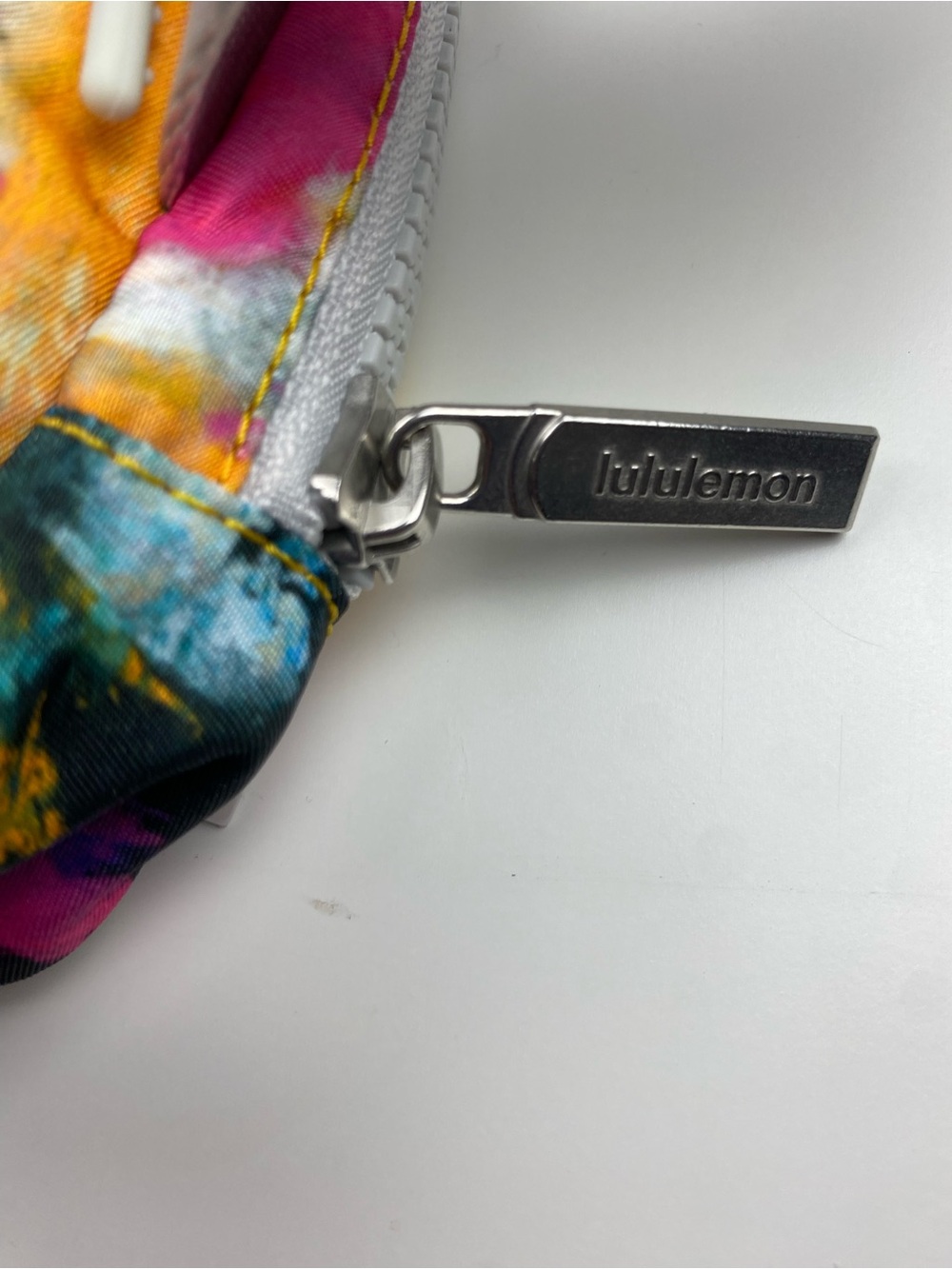 Lululemon Everywhere Belt Bag No Limits White Multicolor Tie Dye - Picture 5 of 9